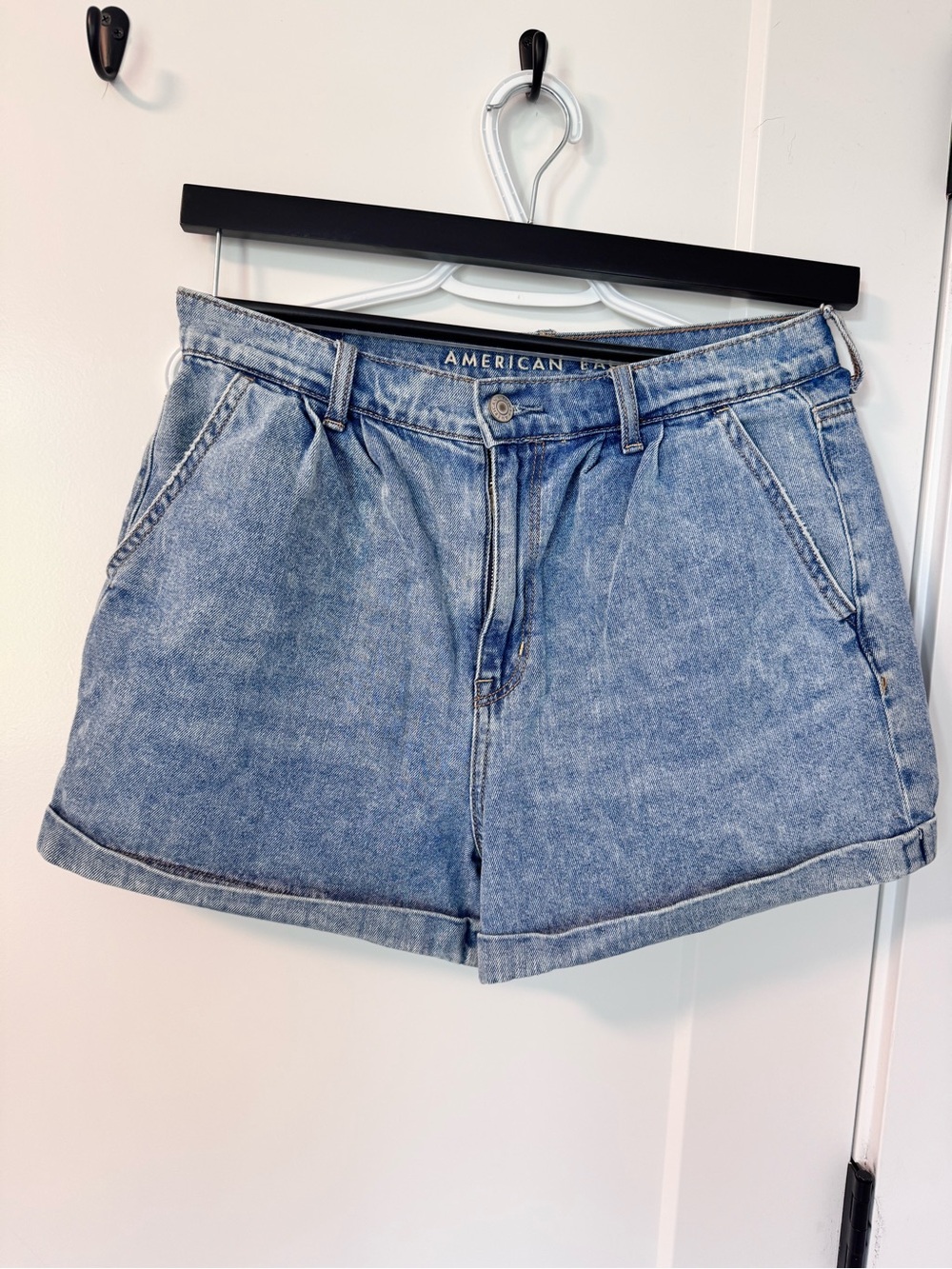 American Eagle Outfitters High Rise Mom Shorts
